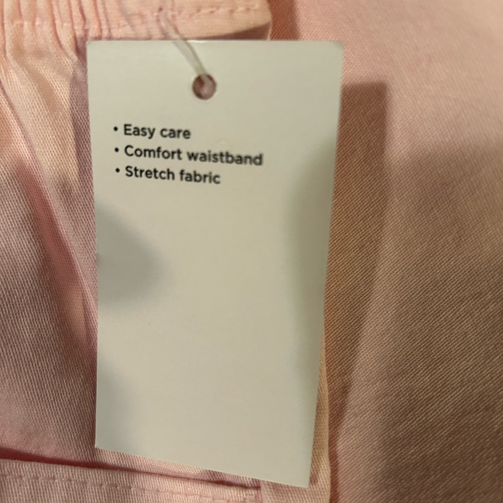 NWT women’s light pink color capris w/ cute design on the outer legs at the hem. - Picture 7 of 8